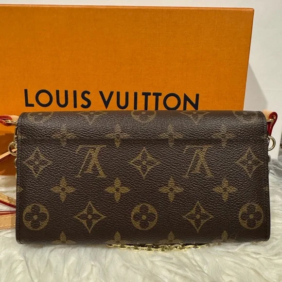 🔥Louis Vuitton Sarah wallet with strap and chain set🔥 - Picture 2 of 14